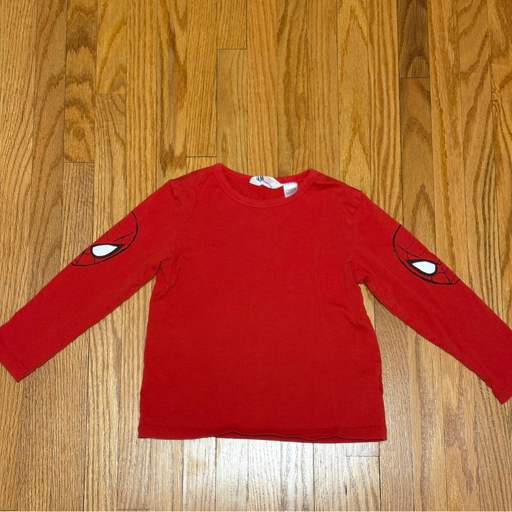 🛍️4/$20🛍️ H&M Spiderman Size 4-6 long sleeve red